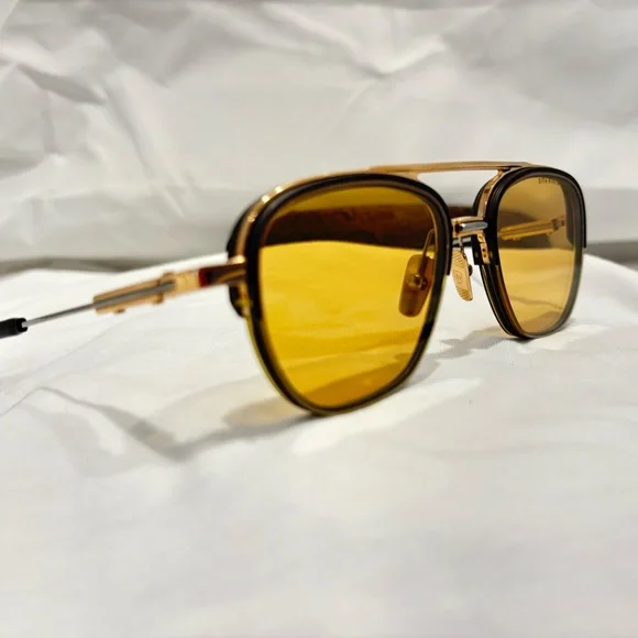 NEW! DITA RIKTON 402 DTS147-54-01-GLD-BLK; TRIPLE LAYER PHOTOCHROMATIC LENS